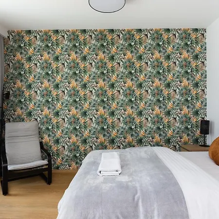 Nearto Main Railway Station Apartment *