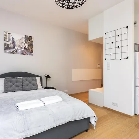 Nearto Main Railway Station *