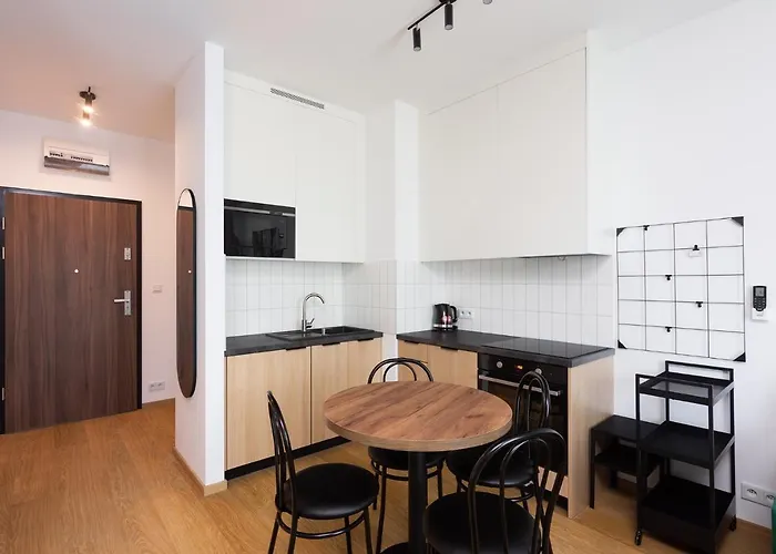 Nearto Main Railway Station Apartment