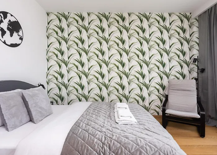 Nearto Main Railway Station Apartment *