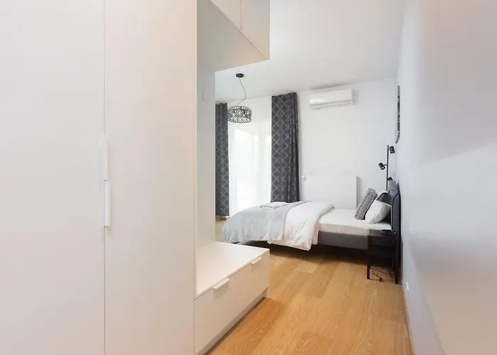 Apartment Nearto Main Railway Station