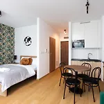 Nearto Main Railway Station Апартаменты